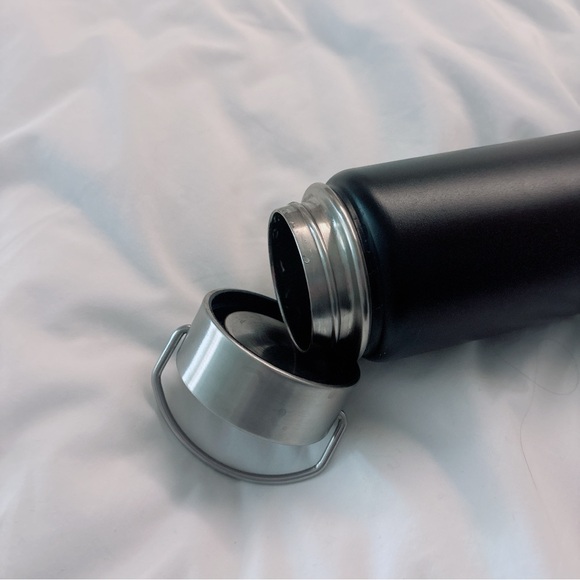 NWOT Alo Black Aluminum Water Bottle - Picture 3 of 4